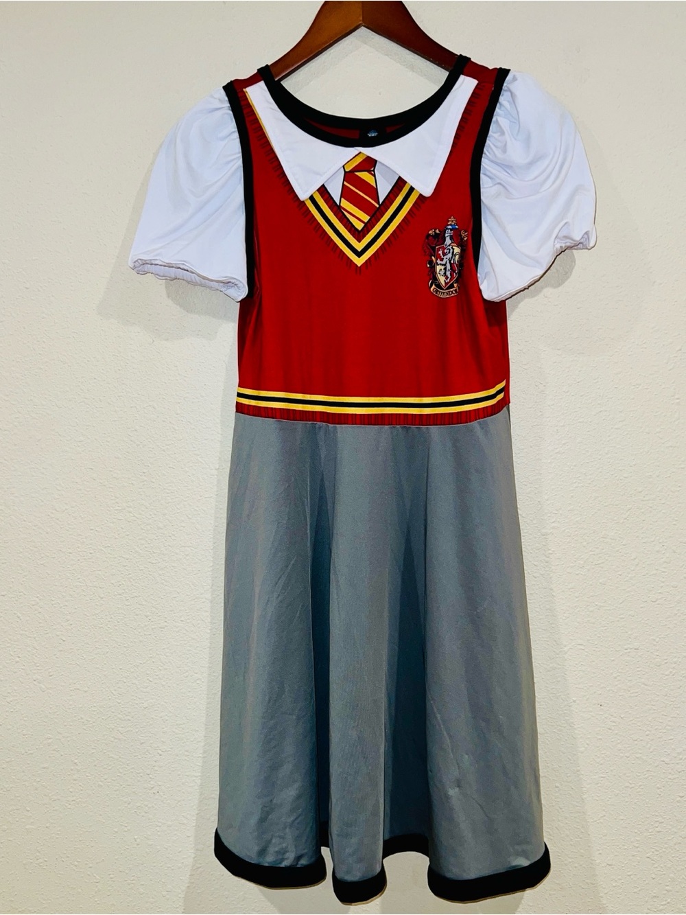 Harry Potter Gryffindor costume dress red vest overlay Large 12-14 Halloween